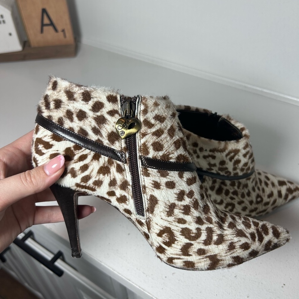 Angeleigh Anastasia Leopard Haircalf Ankle Booties IMade in Italy US 6.5 Heels - Picture 3 of 8